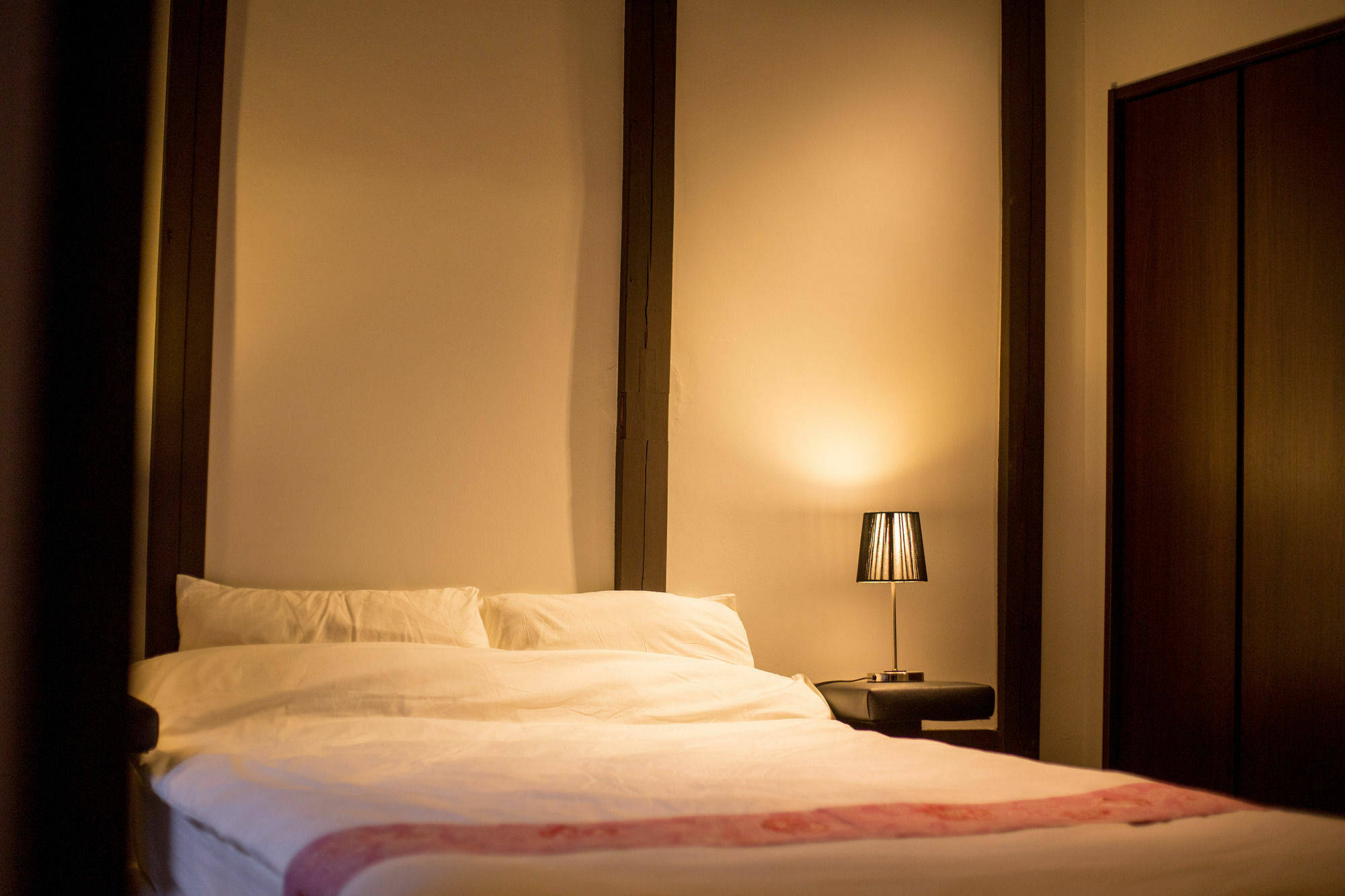Le Machiya Rokkaku Suite เกียวโต ภายนอก รูปภาพ